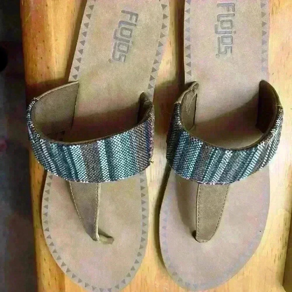 Flojos Sandals - Picture 6 of 9